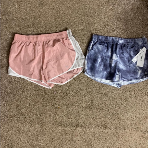 2 gym shorts - Picture 2 of 11